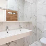 Baixa Modern Three-bedroom - By Lu Holidays Lejlighed *