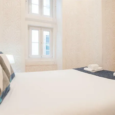 Baixa Modern Three-bedroom - By Lu Holidays Lizbona