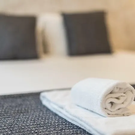 Baixa Modern Three-bedroom - By Lu Holidays Лиссабон