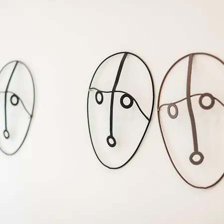 Baixa Modern Three-bedroom - By Lu Holidays