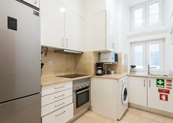 Baixa Modern Three-bedroom - By Lu Holidays شقة *